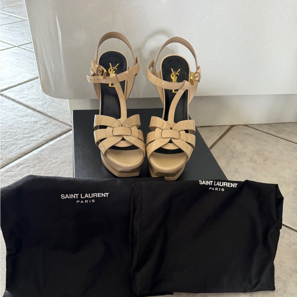 YSL TRIBUTE PLATFORM SANDALS IN SMOOTH LEATHER in Dark Beige